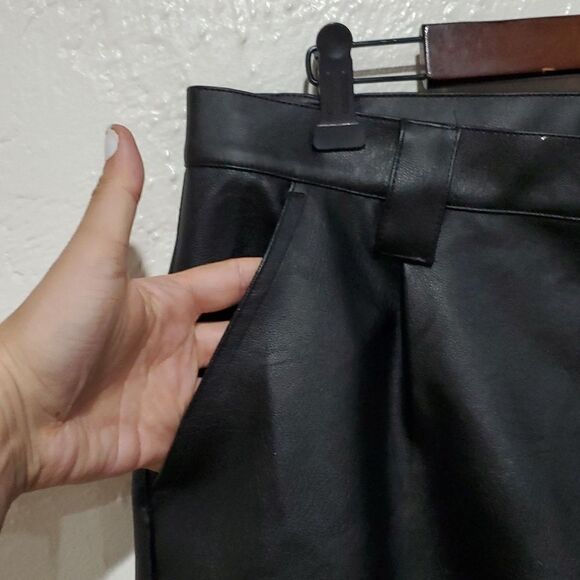 Kancan High Rise Faux Leather Cargo Joggers Size 30 - Picture 10 of 15